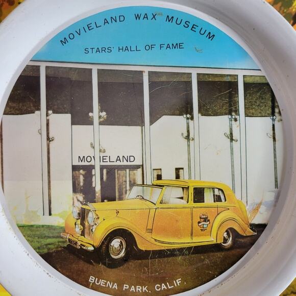 Vintage 70s Movieland Wax Museum Circle Metal Tray, 11" - Picture 2 of 5
